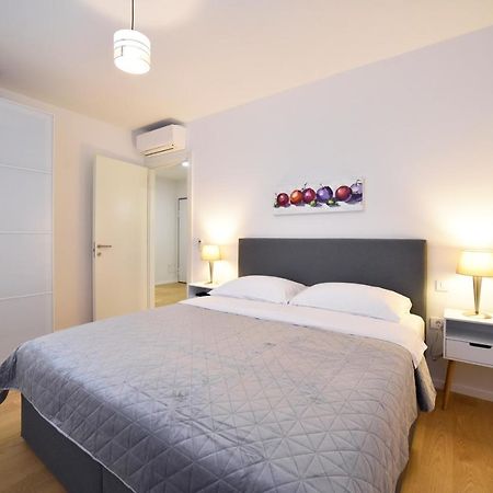 Ophelia Apartment With Parking Zagreb Buitenkant foto