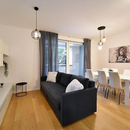 Ophelia Apartment With Parking Zagreb Buitenkant foto