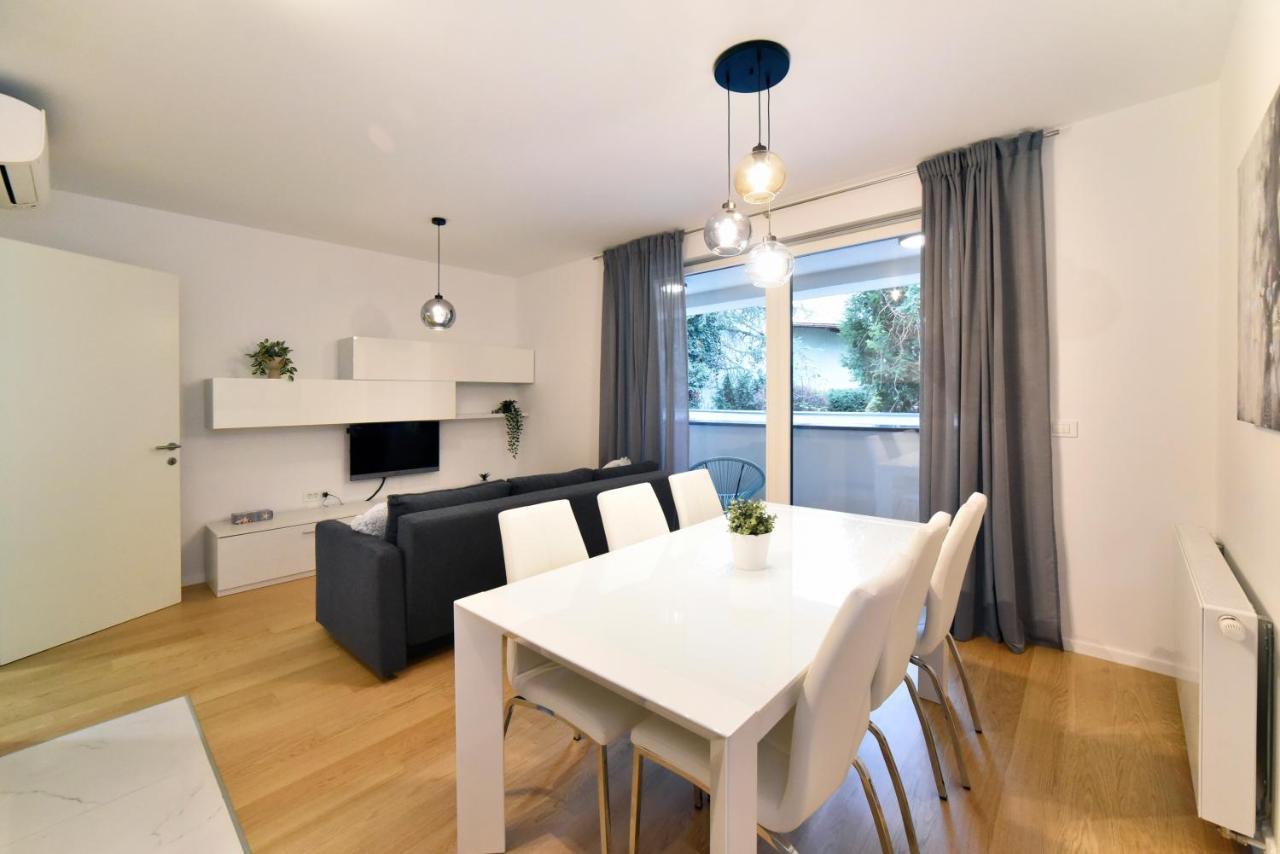 Ophelia Apartment With Parking Zagreb Buitenkant foto