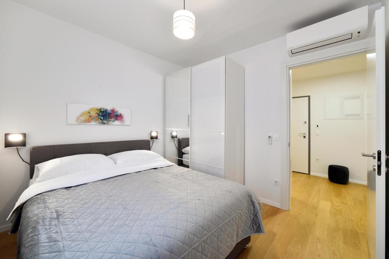 Ophelia Apartment With Parking Zagreb Buitenkant foto
