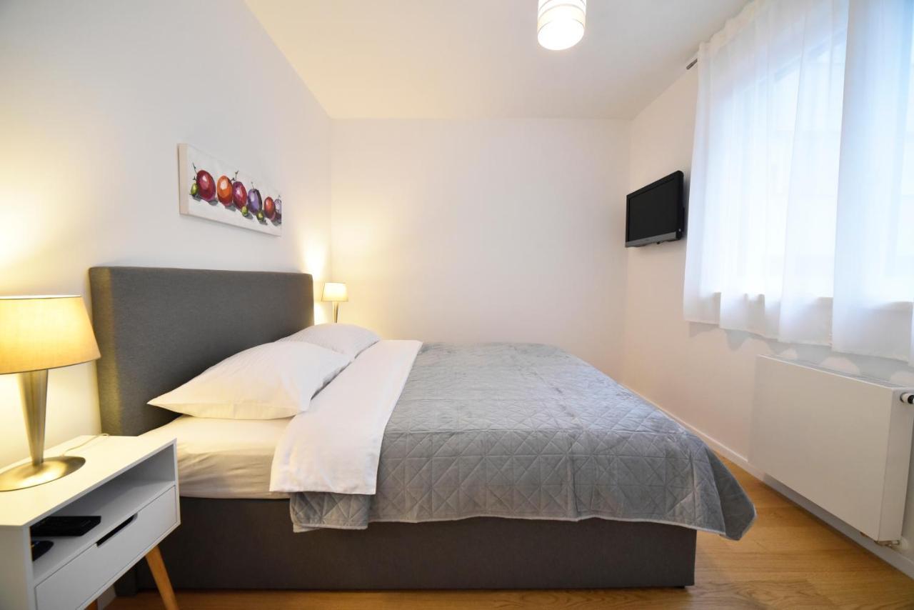 Ophelia Apartment With Parking Zagreb Buitenkant foto