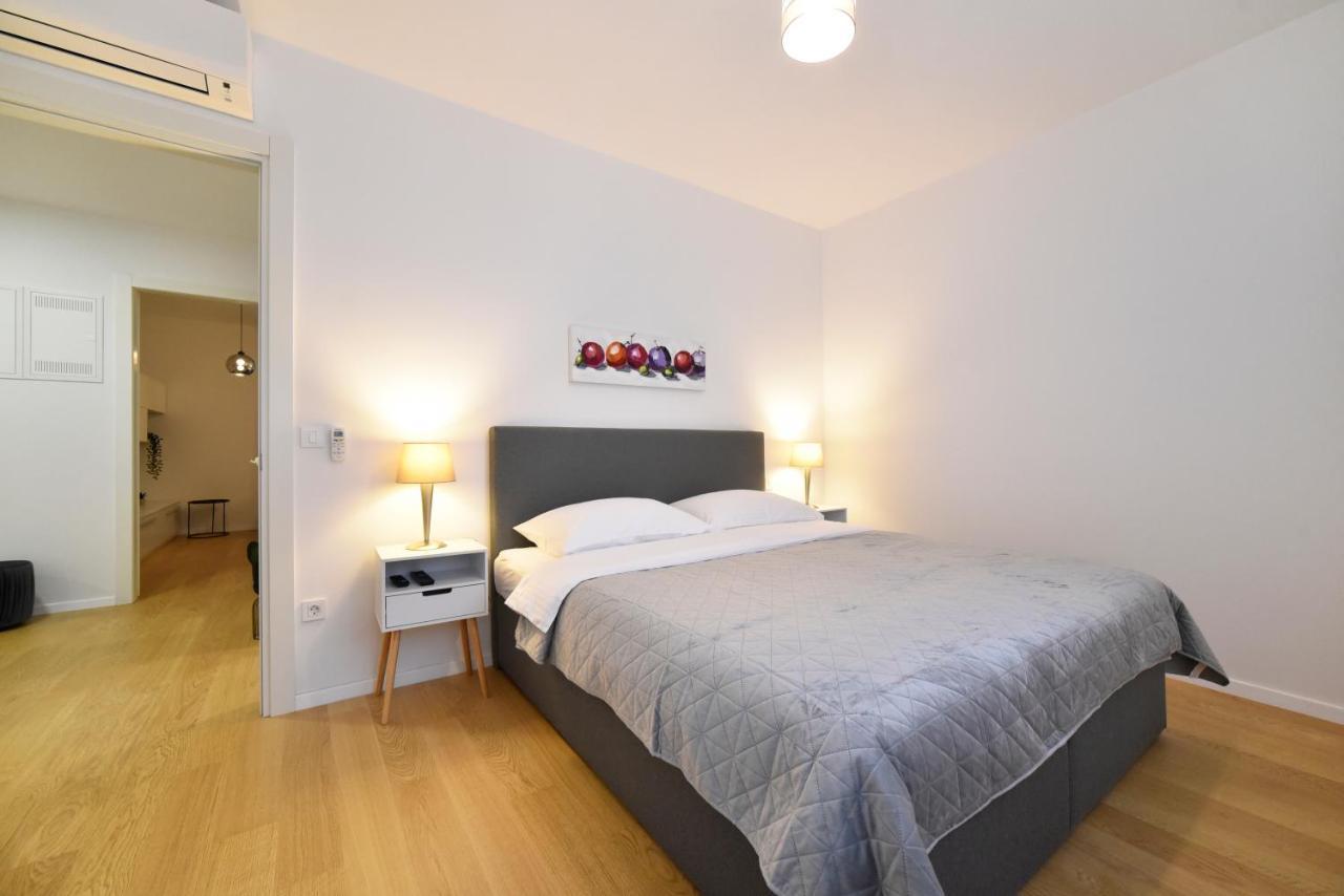 Ophelia Apartment With Parking Zagreb Buitenkant foto