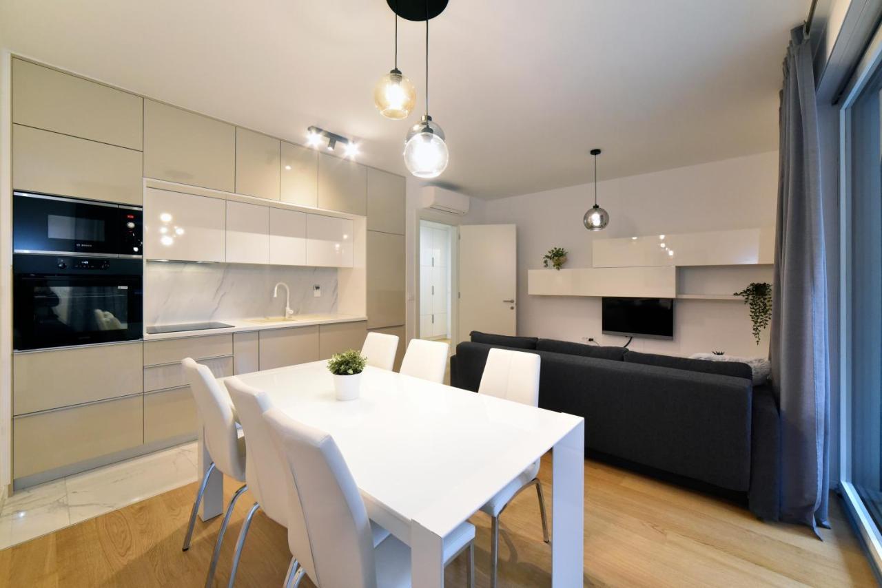 Ophelia Apartment With Parking Zagreb Buitenkant foto