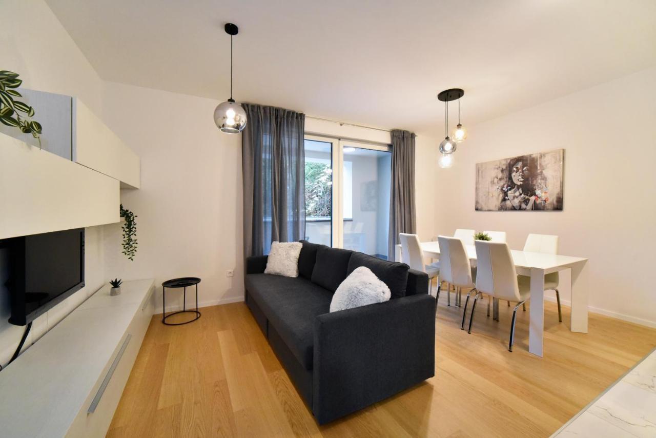 Ophelia Apartment With Parking Zagreb Buitenkant foto