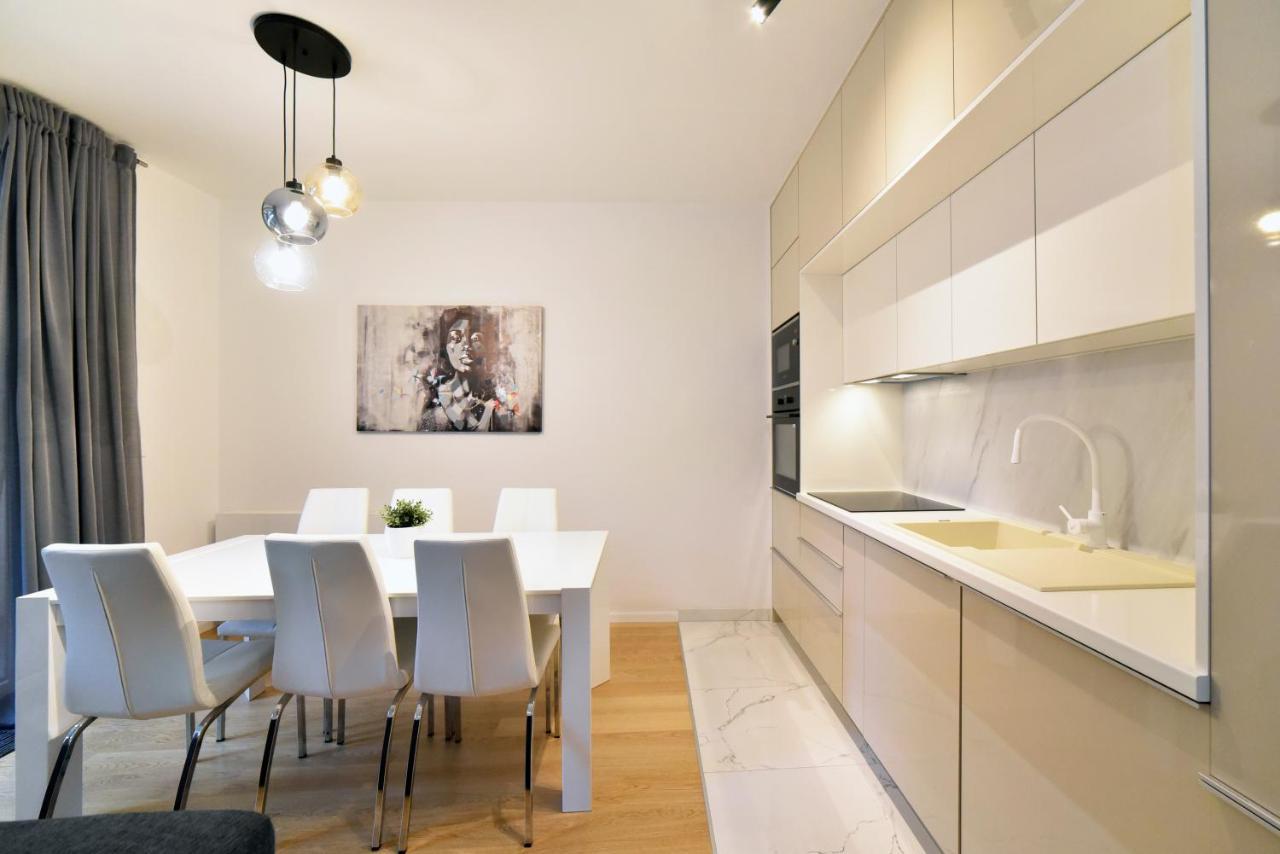 Ophelia Apartment With Parking Zagreb Buitenkant foto