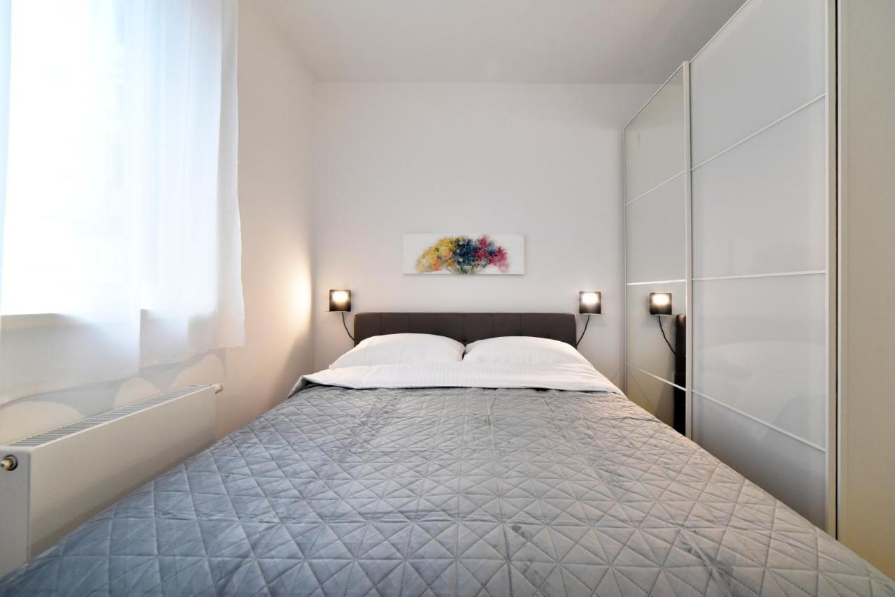 Ophelia Apartment With Parking Zagreb Buitenkant foto